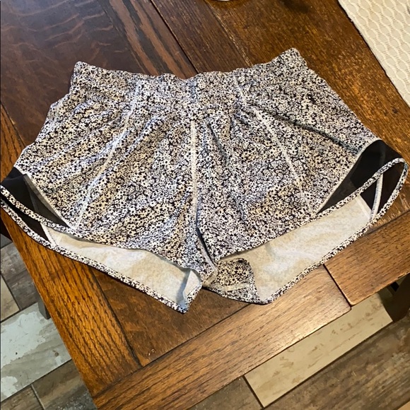 lululemon athletica Pants - Lululemon hotty hot shorts